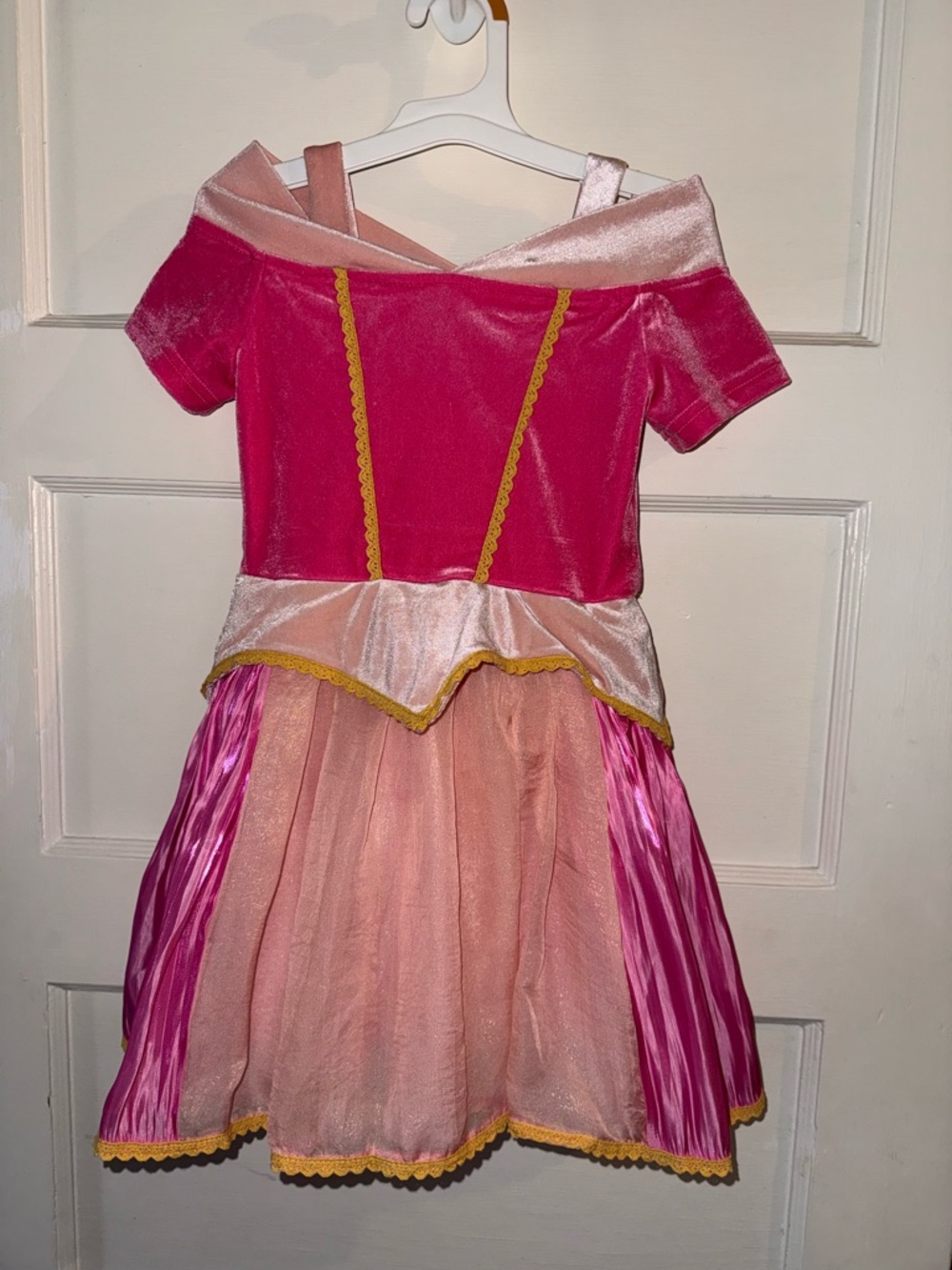 Taylor Joelle Sleeping Beauty Aurora Dress. NWT.